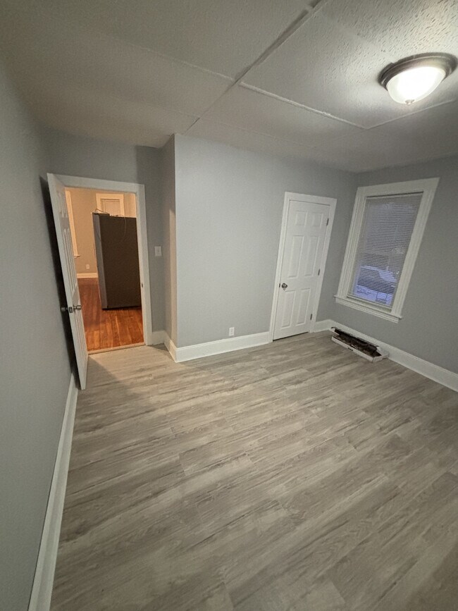 Building Photo - 506 4th St