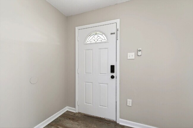 Foto del edificio - 2831 Hyannis Dr