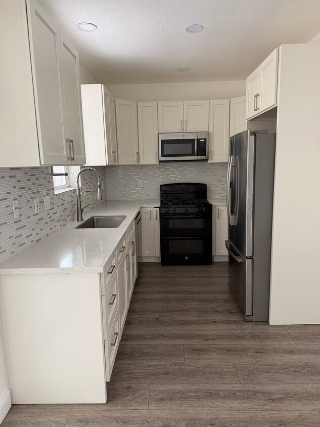 Building Photo - 3308 Newmark Dr