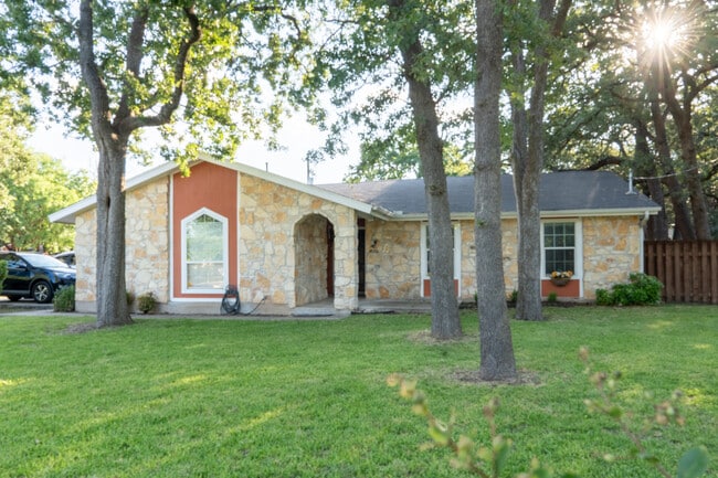 Building Photo - 2107 Emerald Isle Dr