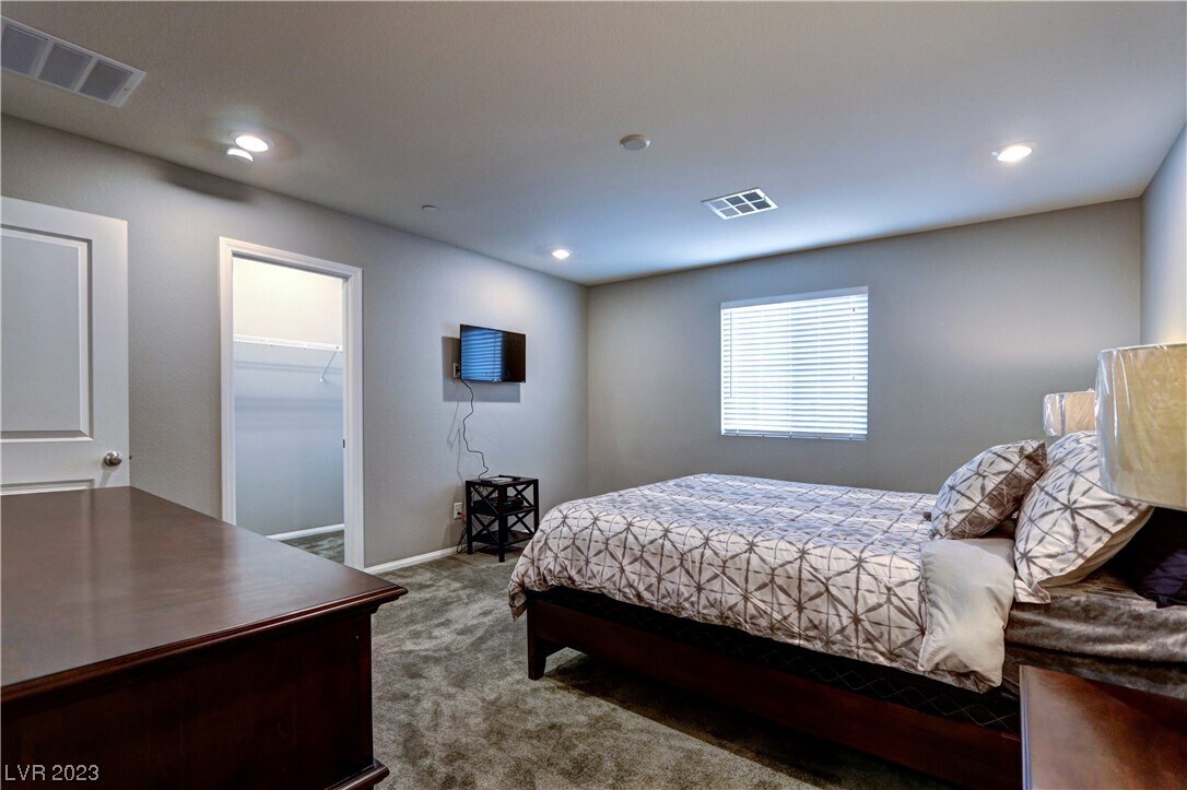 Foto principal - 2875 Cabrillo Terrace St