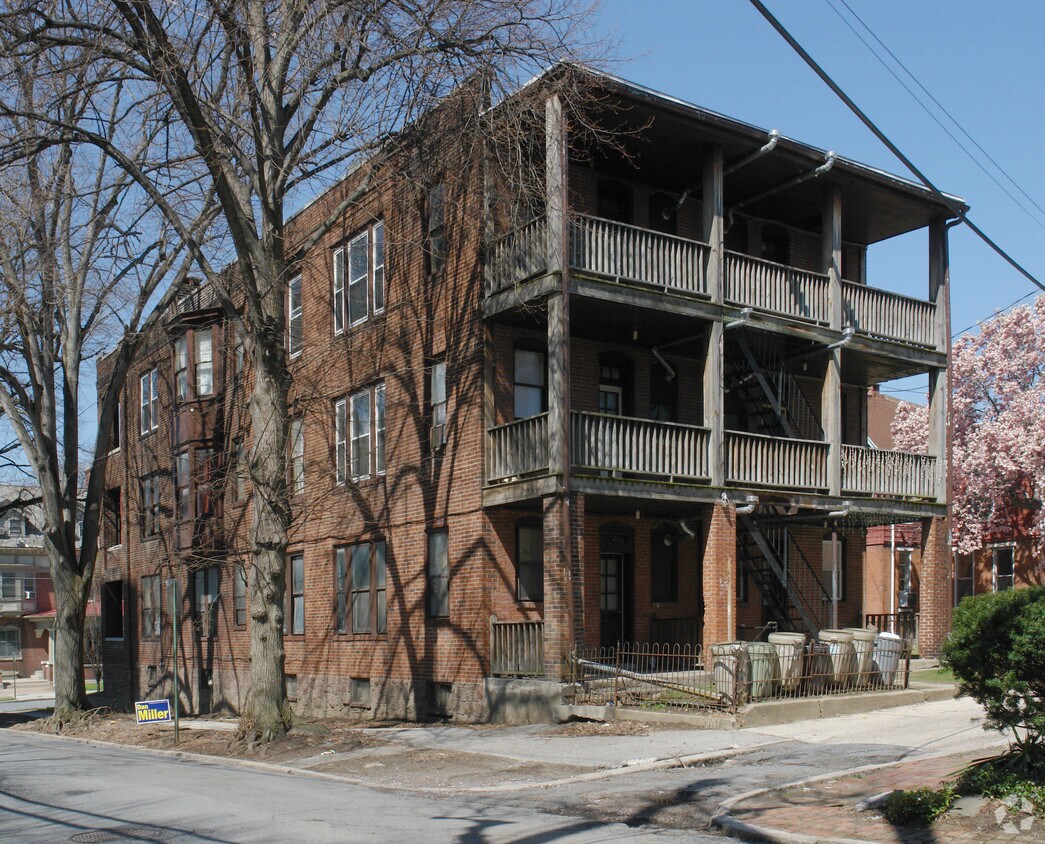 Building Photo - 2201 N 3rd St