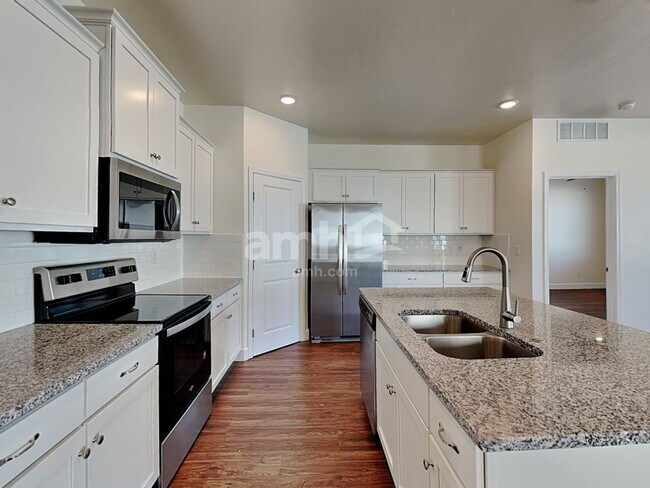 Foto del edificio - 5124 W Milliron Dr