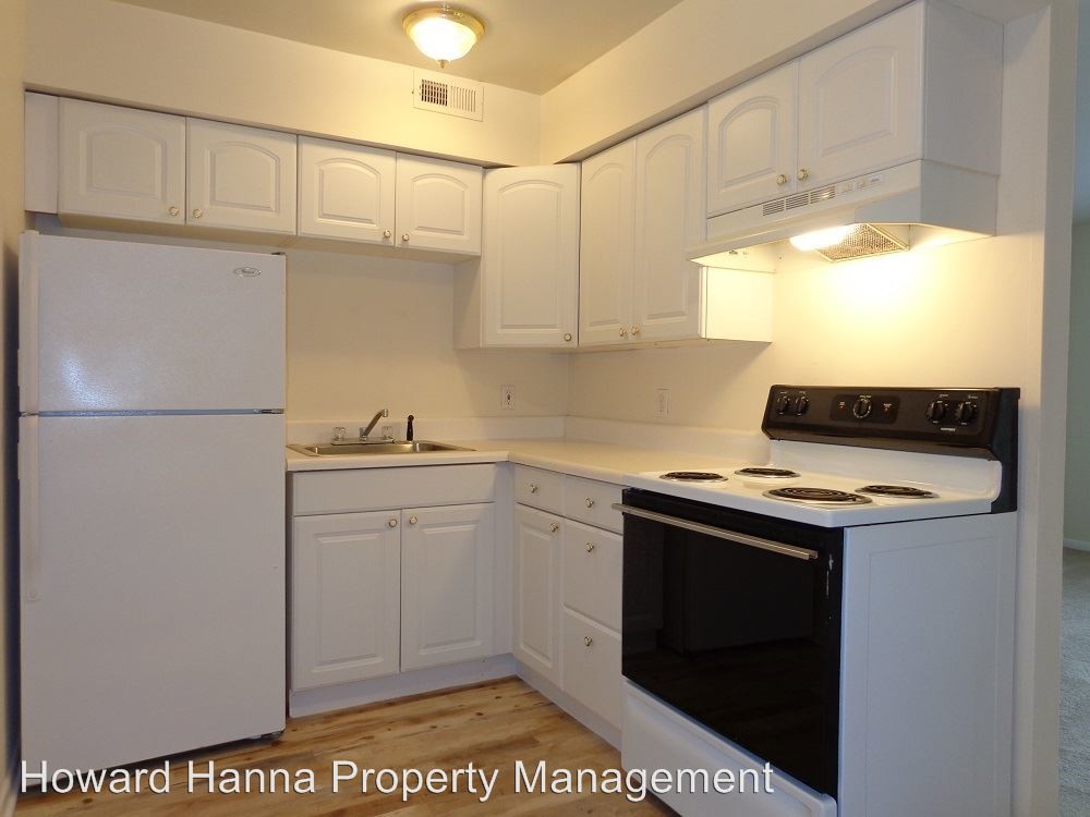 Primary Photo - 1300 Hillside Ave
