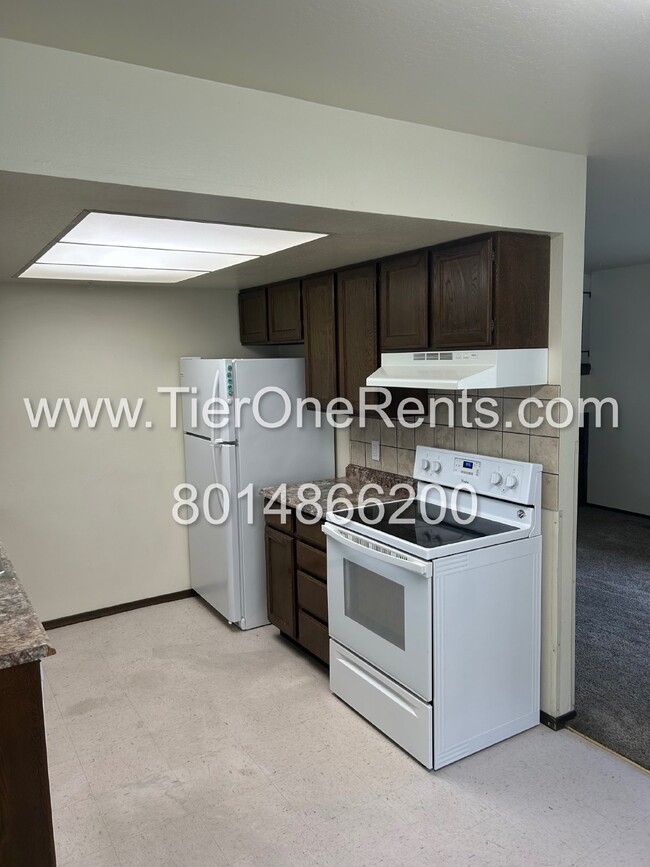 Building Photo - This property offers a NO DEPOSIT option a...