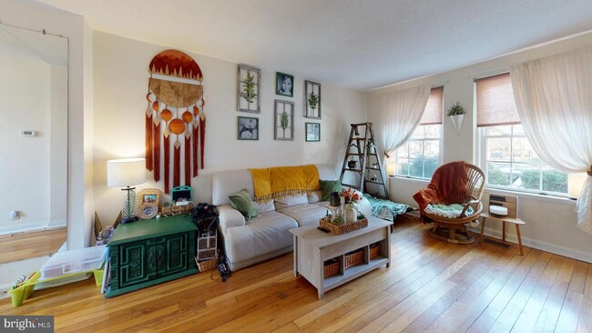 Foto del edificio - 3621 S Taylor St