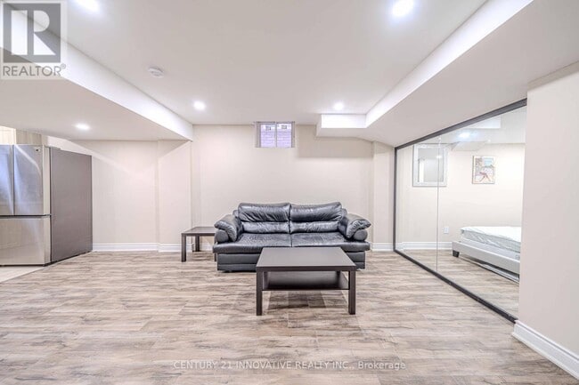 Building Photo - 3145 Countess Crescent