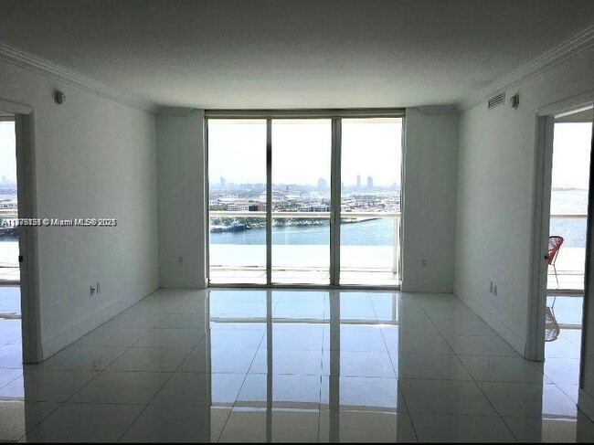 Foto del edificio - 50 Biscayne Blvd
