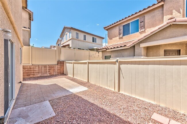 Building Photo - 10336 Faustine Ave