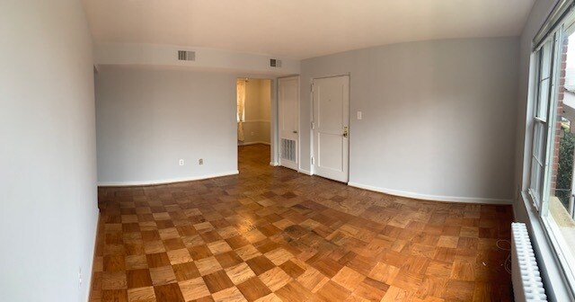 Living Room w/view of dining room - 1222 N Meade St
