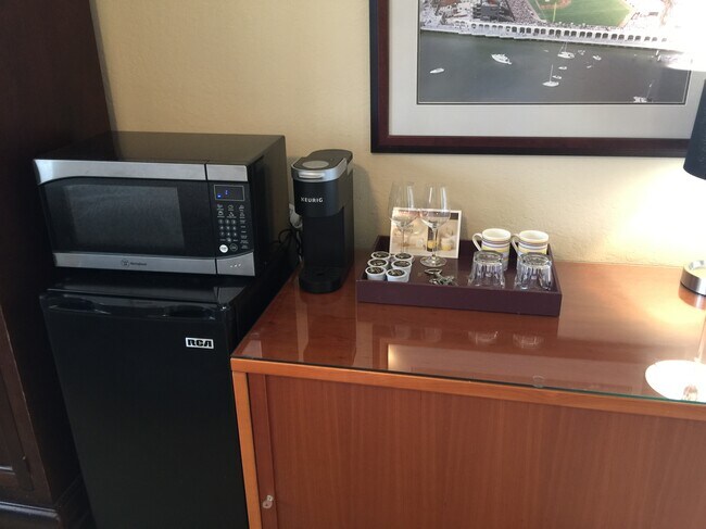 Foto del edificio - 4 E Carol Ave