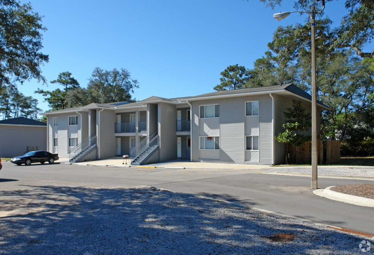 Foto del edificio - College Courtyard Apartments
