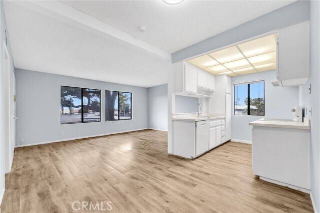 Foto del edificio - 1735 E Washington St