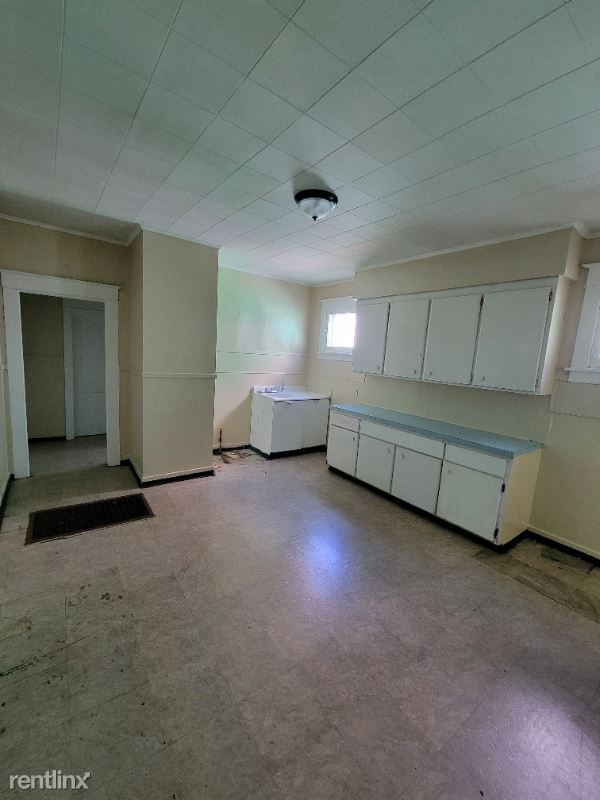 Building Photo - 4 br, 1 bath House - 24 Wick