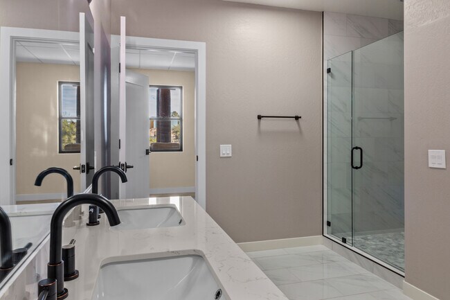 Foto del edificio - 7202 E Carefree Dr