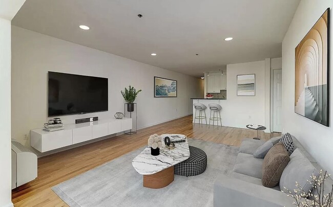 Building Photo - 312 Madison St