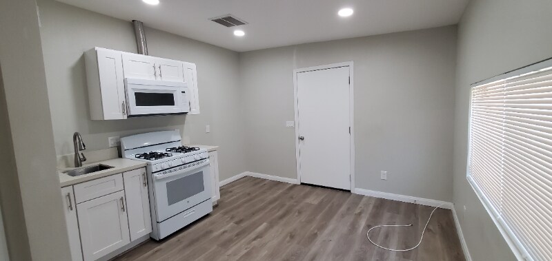 Foto principal - 21629 Cottonwood Ave