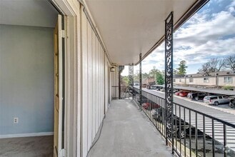 Building Photo - 811 Threadneedle St