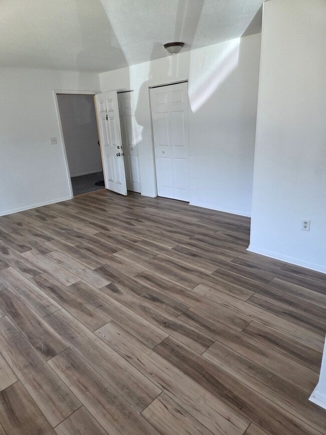 Foto del edificio - 1716 E 80th St