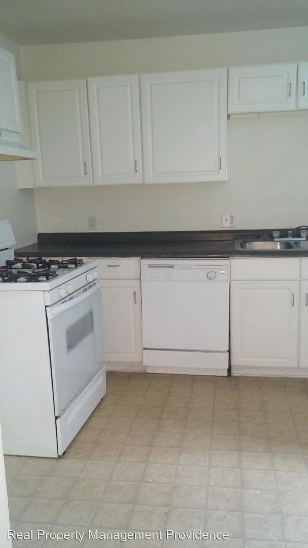 Foto del edificio - 228-230 W School St