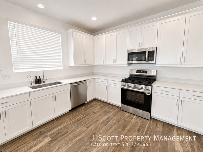 Foto del edificio - 3347 South Lily-
