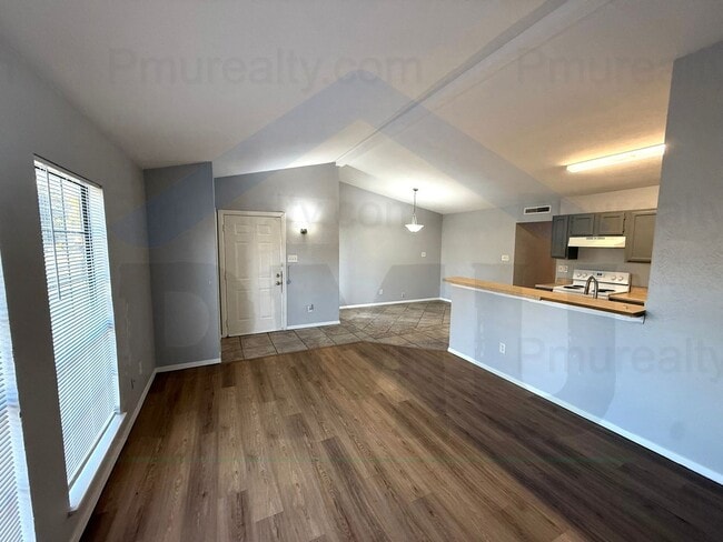 Photo - AVAILABLE NOW!!! Very Nice 3 Bedroom Dallas Half Duplex in Duncanville ISD House