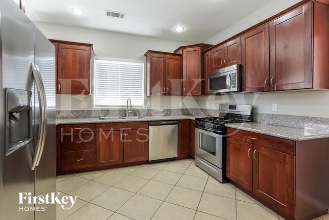 Foto del edificio - 5917 Royal Castle Ln