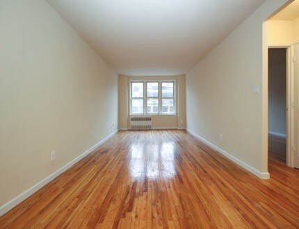 Primary Photo - 34-20 Parsons Blvd