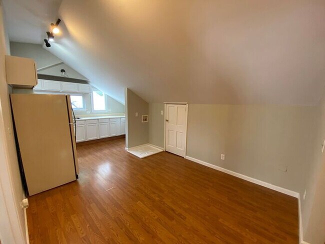 Building Photo - 1112 Joseph Ave