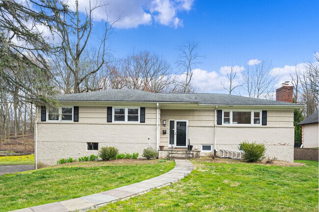 Front - 50 Puritan Dr