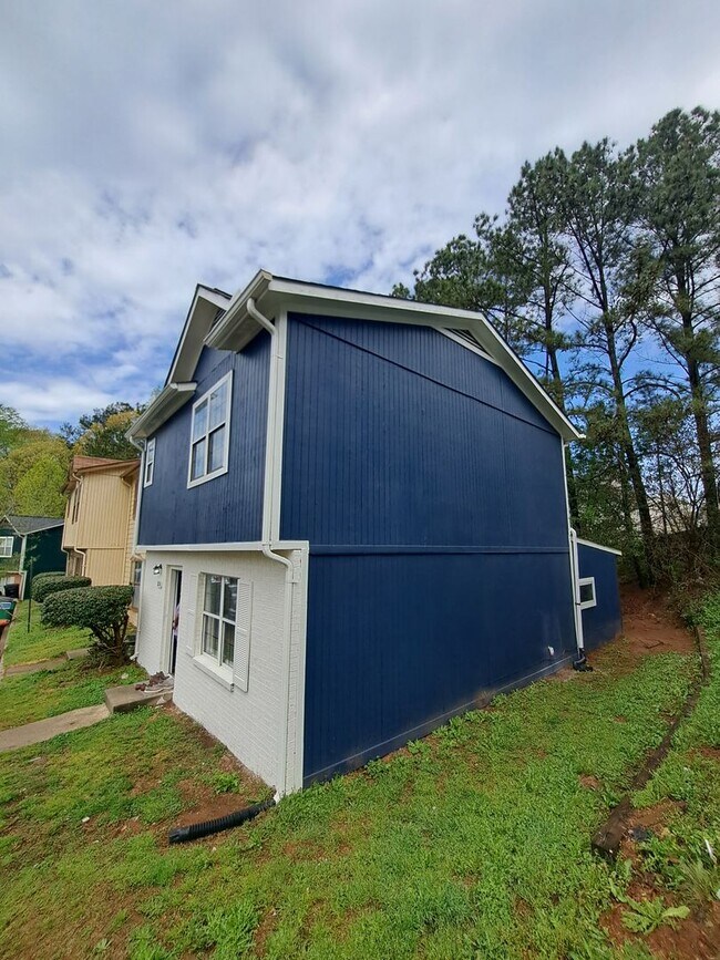 Foto del edificio - ONE MONTH FREE RENT! Newly Remodeled 2Bed/...