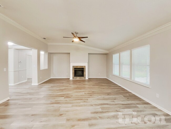 Building Photo - 757 Martin Lakes Dr E