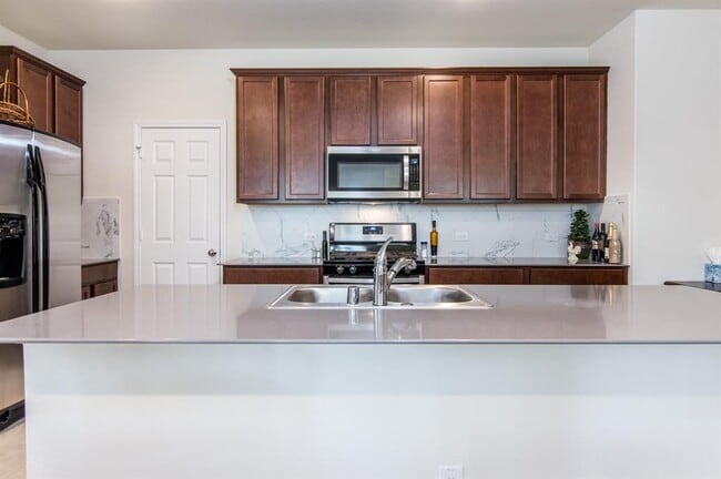 Building Photo - 9738 Birdsnest Ct