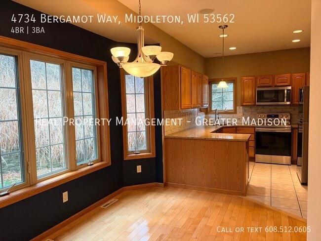 Foto del edificio - 4734 Bergamot Way