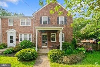 Building Photo - 45 Murdock Rd