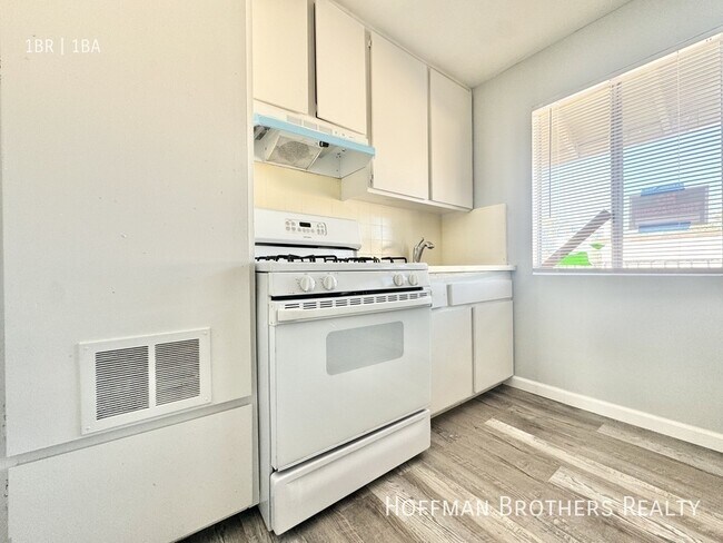 Foto del edificio - 1425 Freeman Ave