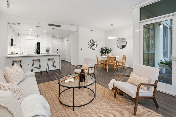 Photo - 850 Beech St (San Diego, CA)