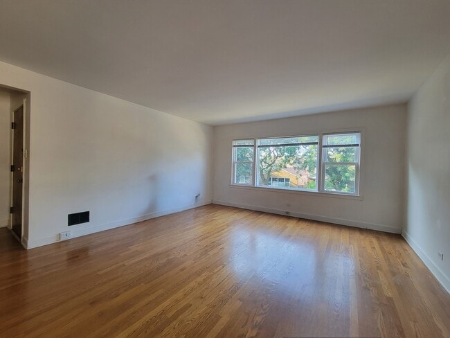 Foto del edificio - 2707 W Berwyn Ave