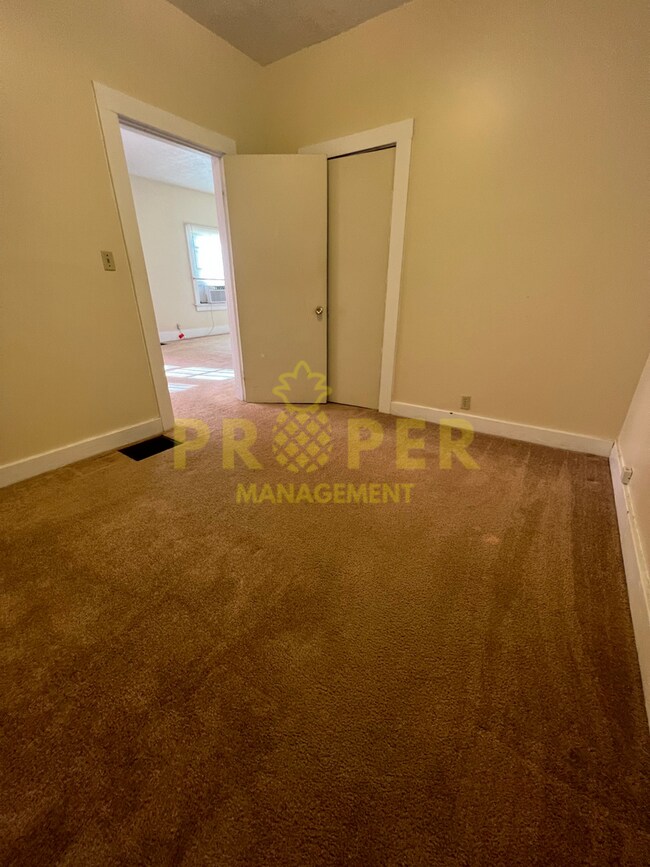 Foto del edificio - 2 bedrooms 1 bathroom house
