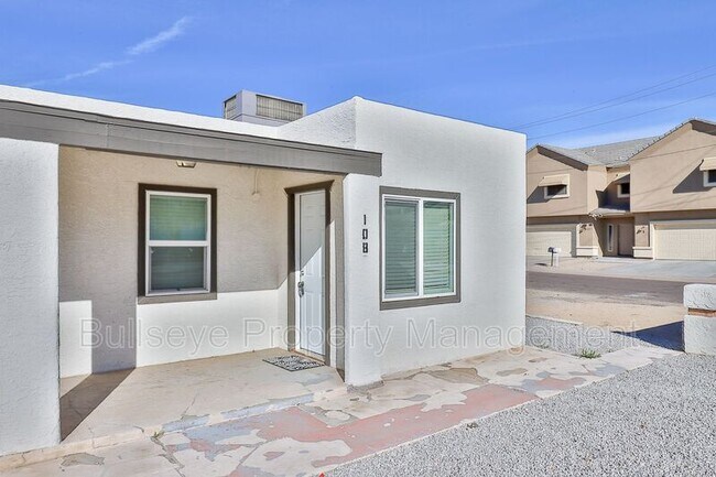Building Photo - 102 E Hatcher Rd