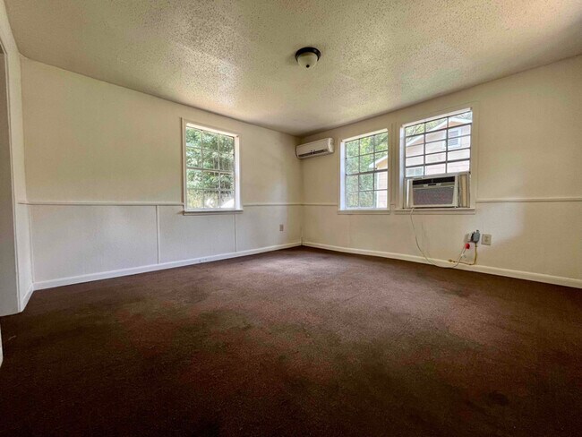 Foto del edificio - 517 N Live Oak St