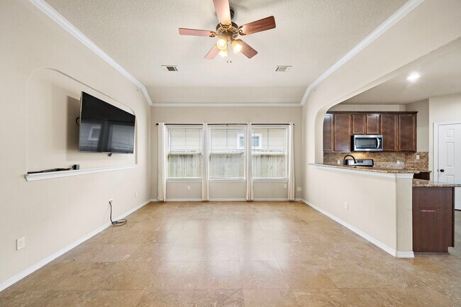 Building Photo - 18319 Hillingdon Ln
