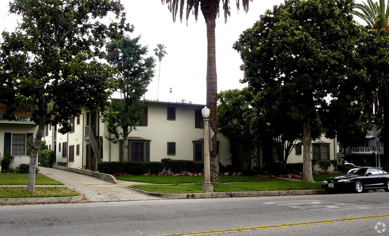 Foto del edificio - 652 Orange Grove Ave