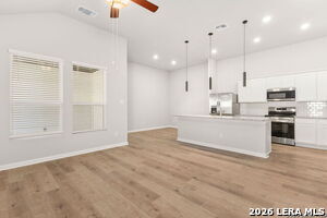 Foto del edificio - 483 Nespral Dr