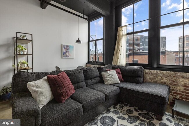 Foto del edificio - 1701 Tulip St