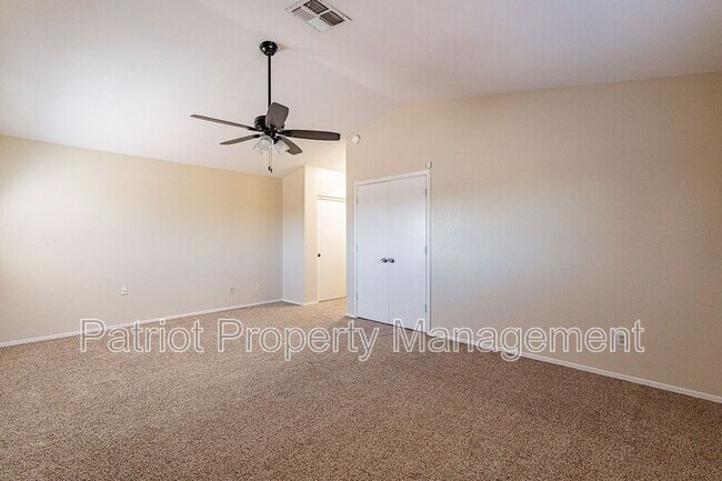 Building Photo - 3930 E South Fork Dr