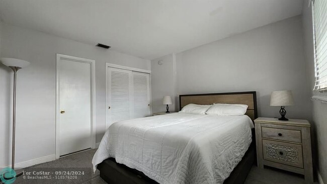 Foto del edificio - 6721 NW 6th Ct