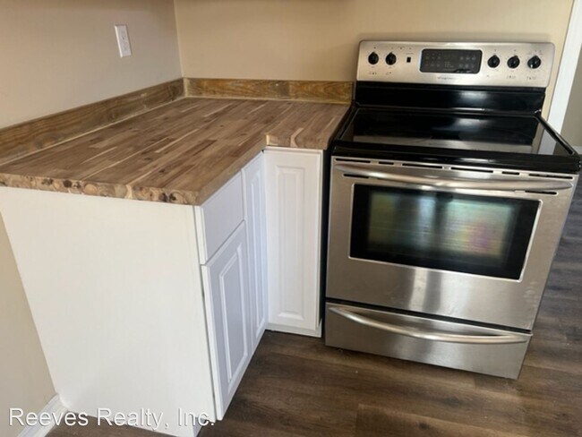 Building Photo - 3 br, 2 bath House - 5063 Camelot Dr