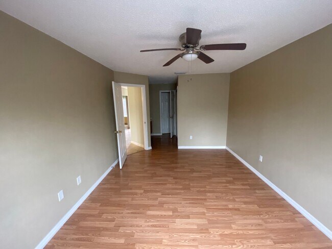 Building Photo - 1 Bedroom East Orlando Colonial Landings 1...