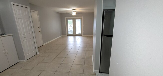 Foto del edificio - 906 Lake Destiny Rd